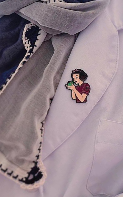 دبوس سنو وايت~Snow-white Pin